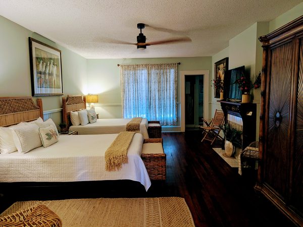 Deluxe Double Queen Room #2 at the Lake Minneola Inn